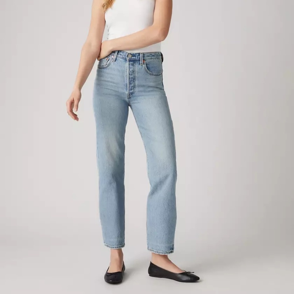 Levi’s Ribcage Straight Ankle Jeans Size 28 light wash